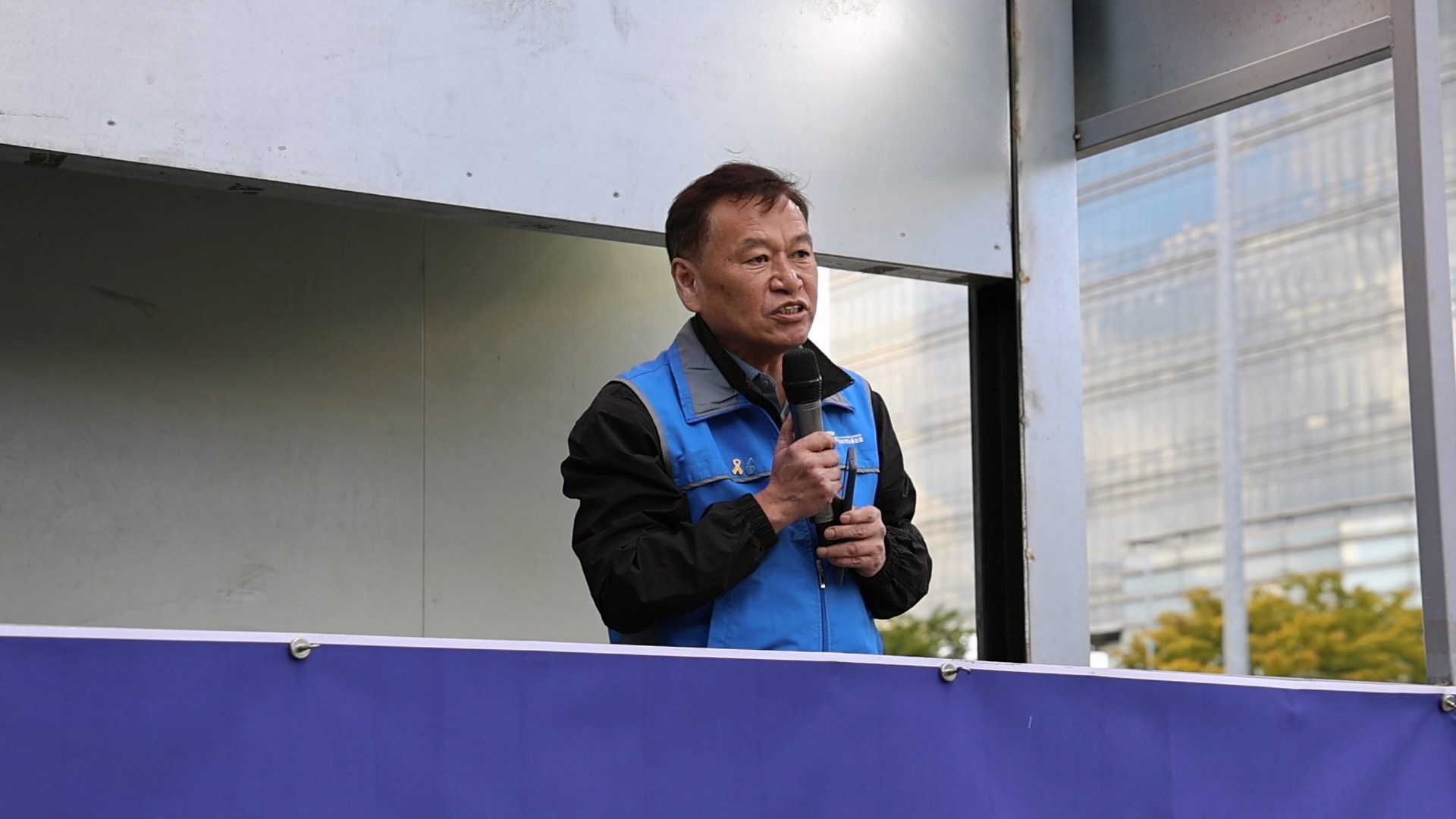 [발언] “청소노동자의 손, 식당노동자의 손, 세상을 지탱하는 손의 존엄을 짓밟는 자들에게 물러서지 않을 것입니다”