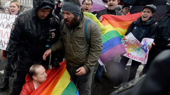 russia-gay-lgbt-protest.jpg