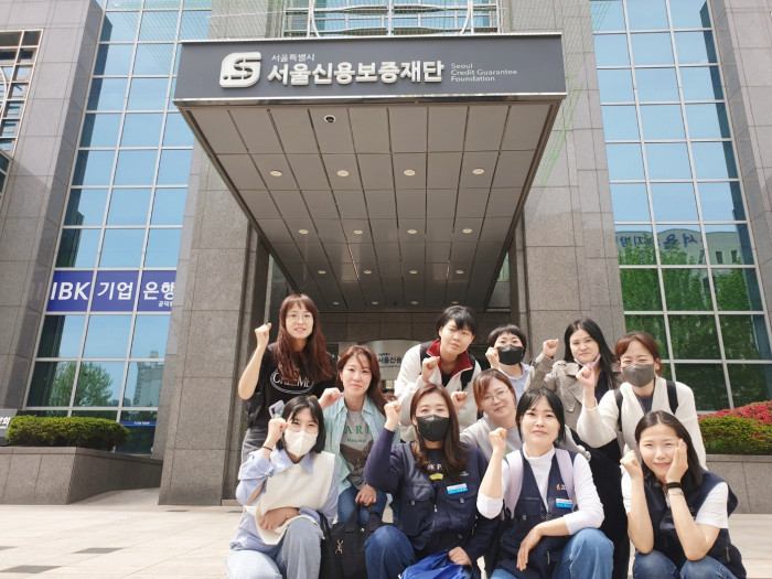 투쟁 끝난 신보 동지들.jpg