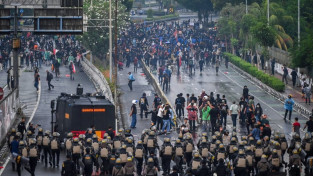 인도네시아에서 누적된 불평등과 폭력진압에 맞선 대규모 시위가 벌어지다.