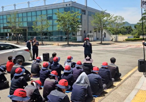여성 계약직 15명에게 "수국 1만 주 심어라" 부당한 업무지시를 거부하며 투쟁하는 한국마사회지부 부경지회